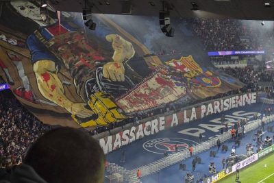 Barcelona laporkan PSG ke UEFA soal tifo bertema kekerasan