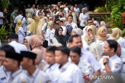 Terapkan budaya korporat, Pramono tegasi ASN DKI telat dilarang rapat