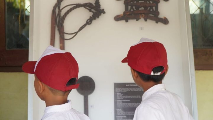 Museum NTB boyong artefak budaya ke sekolah yang jauh dari museum
