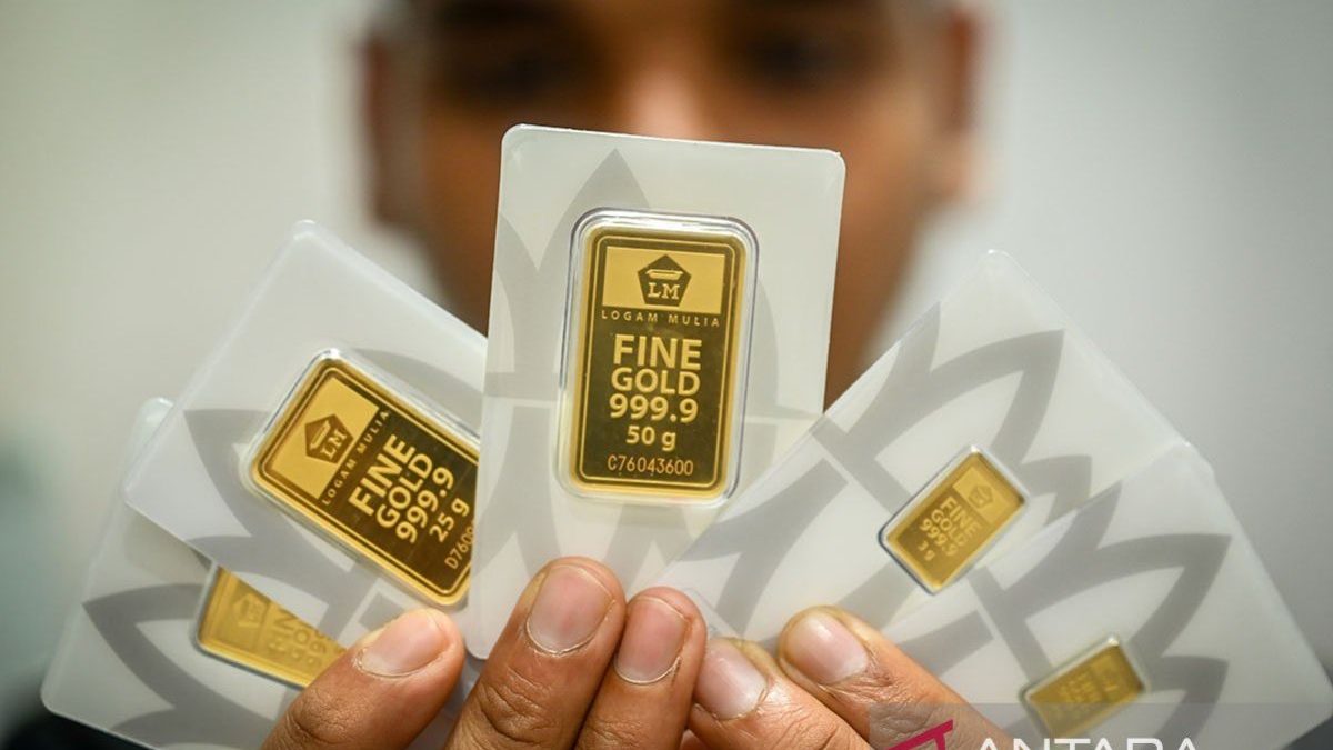 Harga-emas-Antam-turun-290726-RIV-3