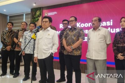 Menko PM galang bantuan bagi masyarakat terdampak karhutla