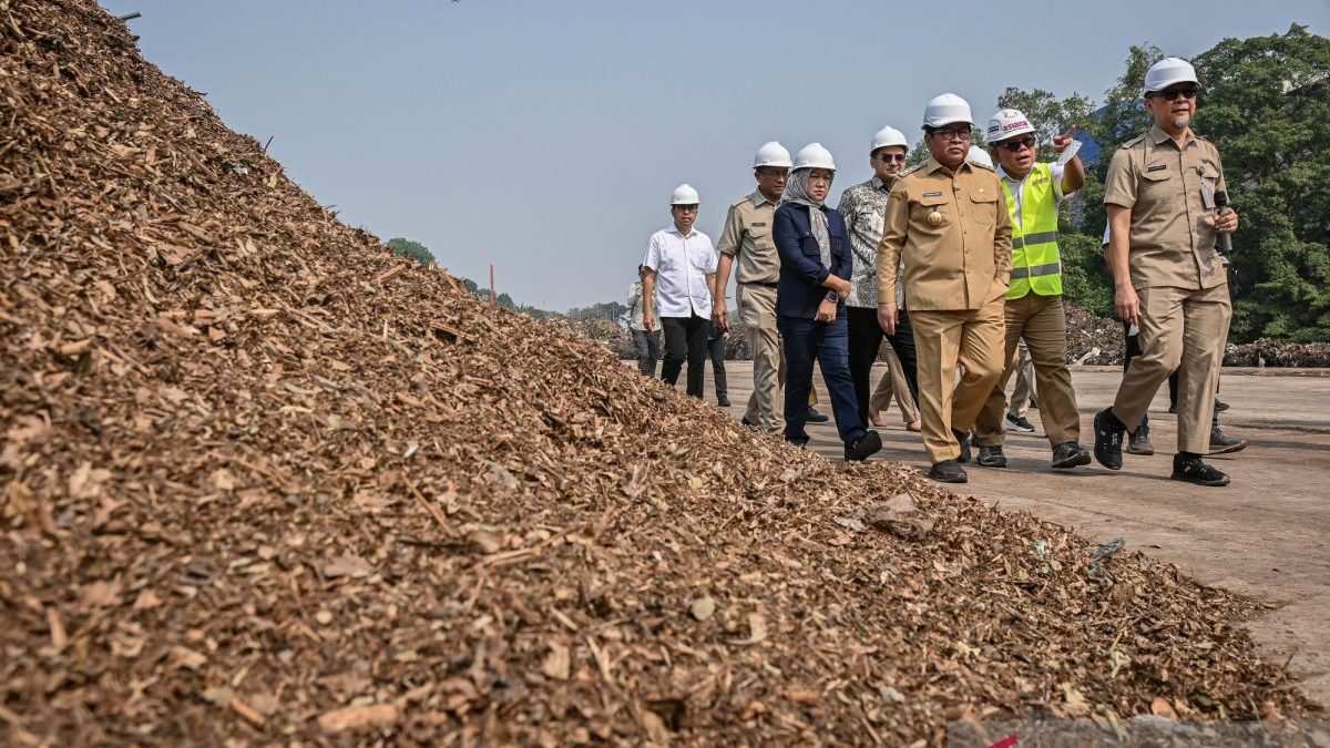 gubernur-dki-tinjau-pengolahan-sampah-di-tb-simatupang-2877930