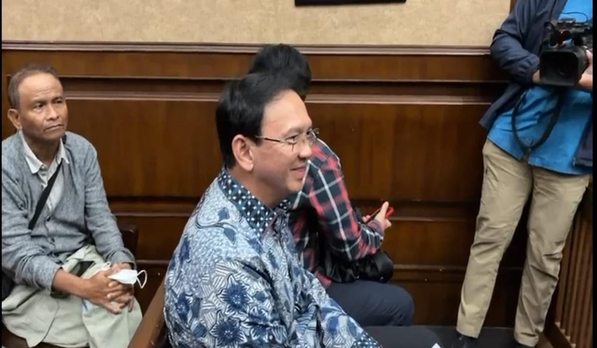 Menghadapi Tantangan: Di Sidang Korupsi Pertamina, Ahok: Periksa Presiden Bila Perlu