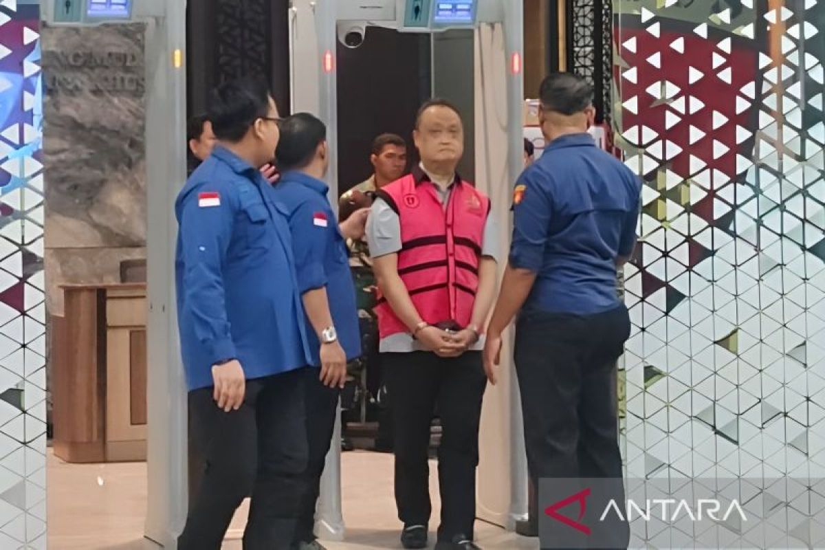 Kejagung tetapkan Riza Chalid dan enam orang lain tersangka kasus Petral