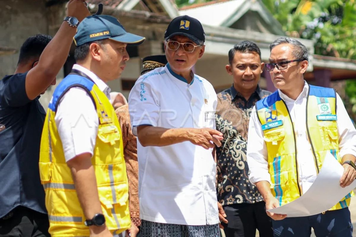 Kebijakan Baru: Menteri PU tinjau pembangunan sumur bor di Nganjuk