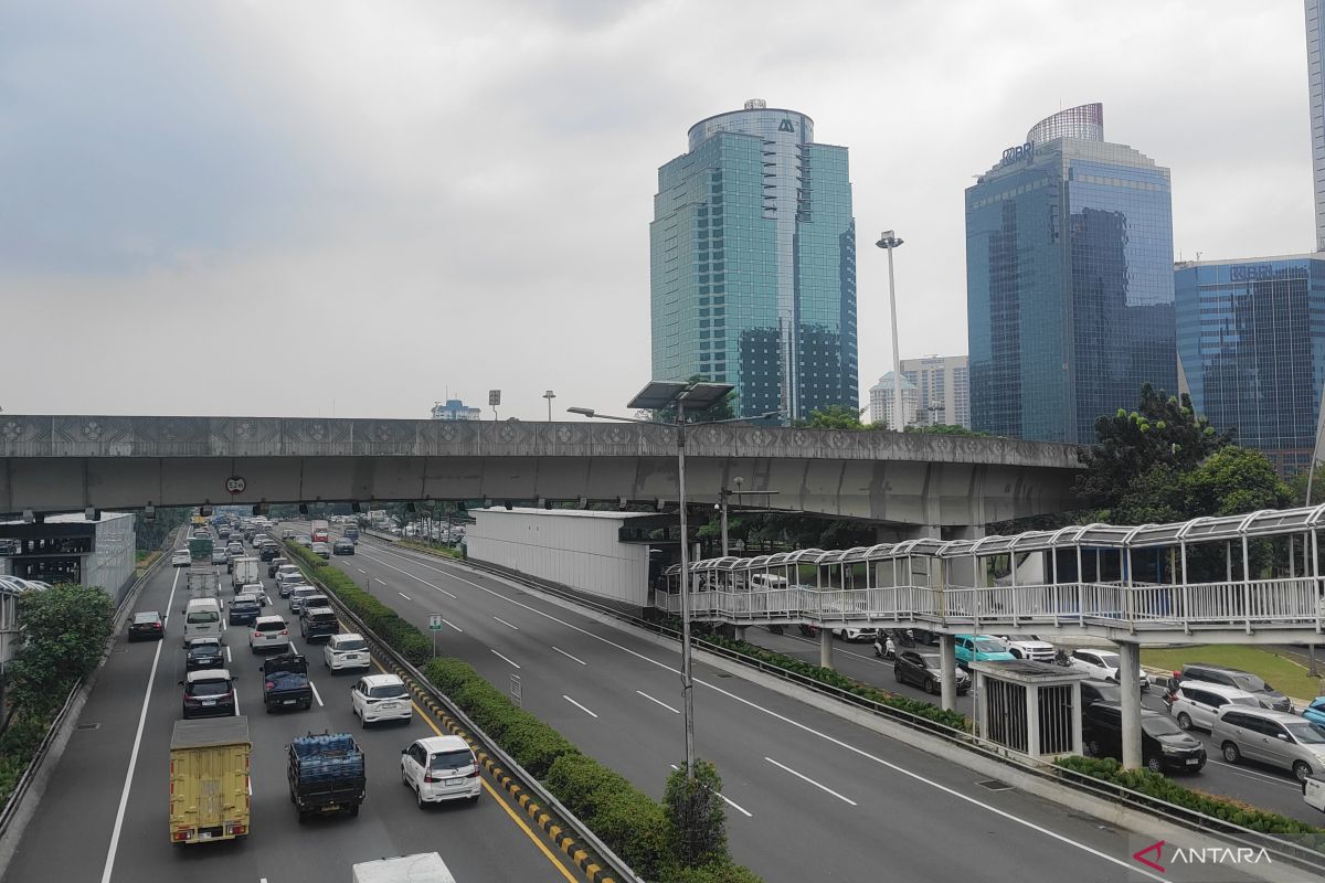 Senin – Jakarta diprediksi berawan pada siang hingga malam hari