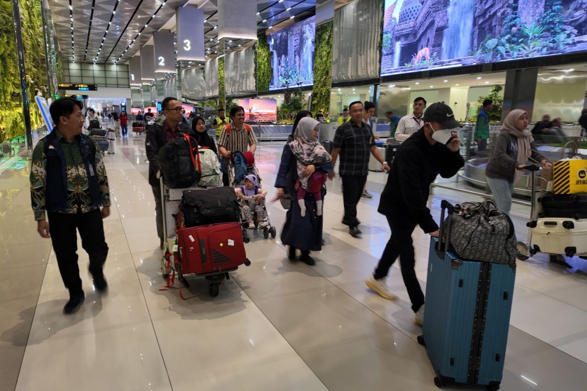Kemlu evakuasi lagi 45 WNI dari Iran – tiba bertahap 14-16 April