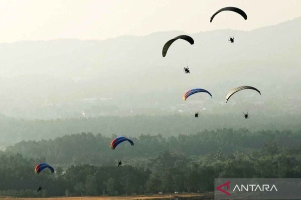 Atraksi-paralayang-microlight-trike-270426-jjn-2