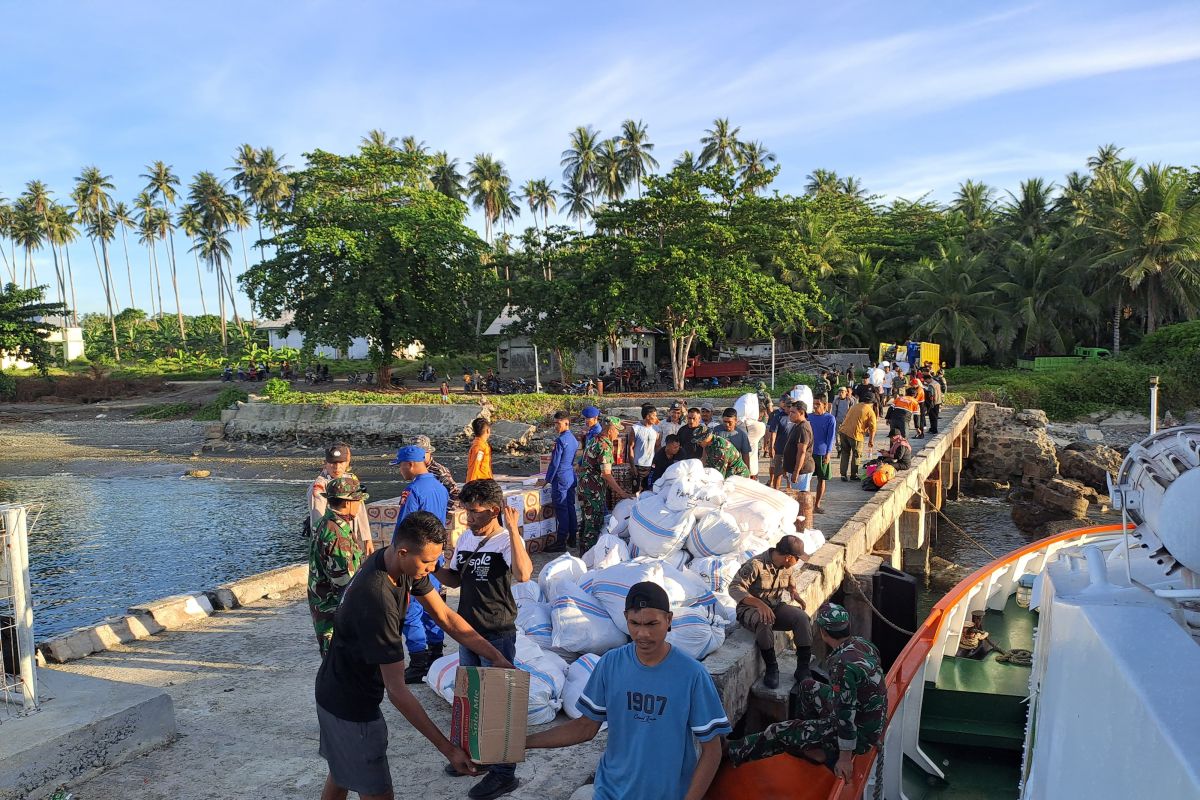 Yang Dibahas: Pemprov Malut salurkan bantuan dari Wapres untuk korban gempa Ternate
