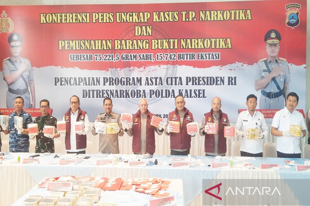Polda Kalsel ungkap penyelundupan 43,8 kg sabu-sabu asal Malaysia