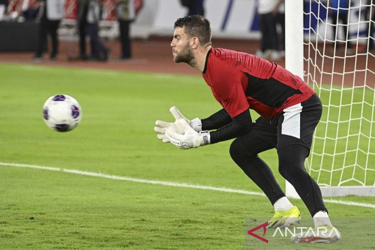 Maarten Paes cetak ‘clean sheet’ – Dean James kembali bermain