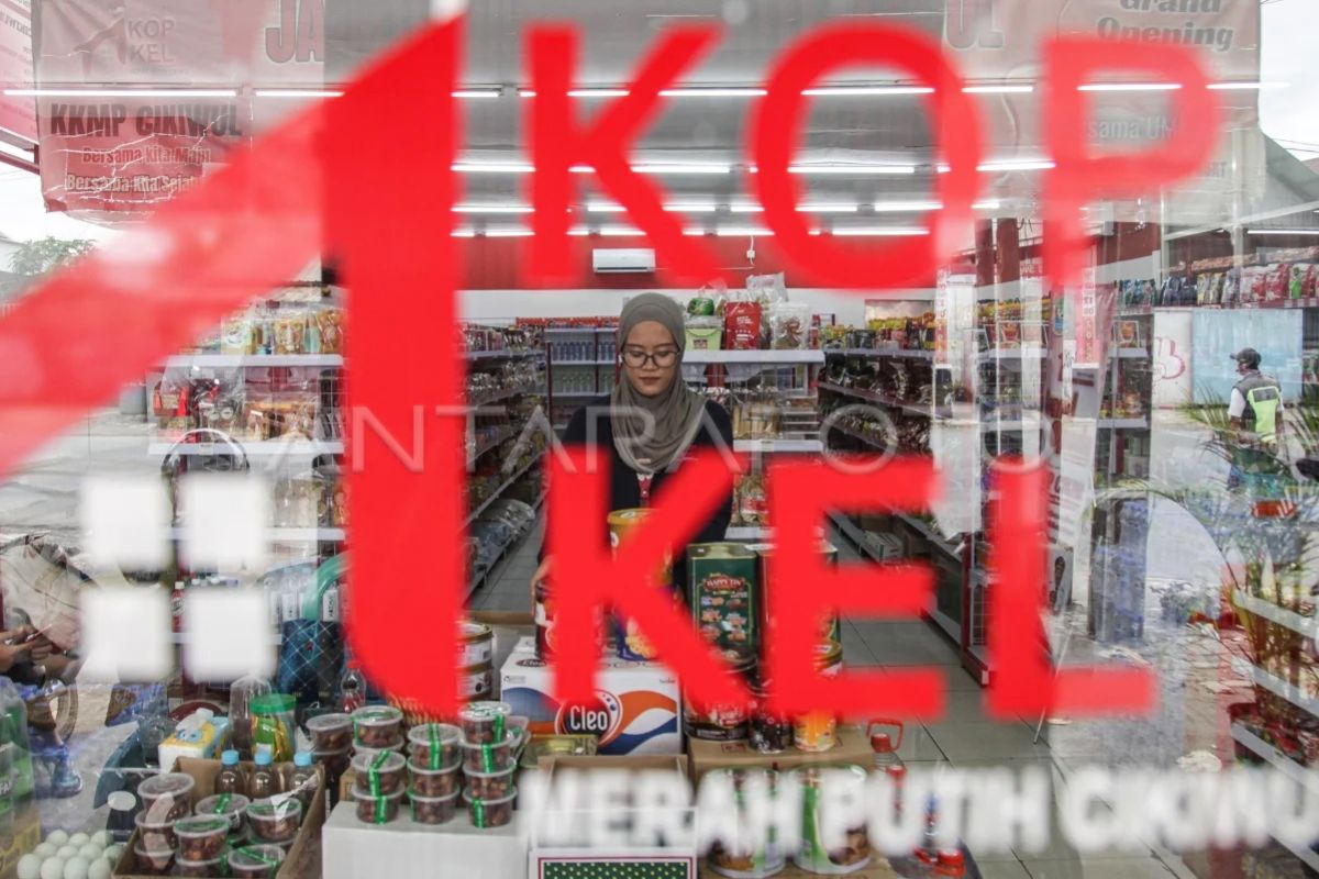 Agenda Utama: Menkop: Penerima bansos bisa punya pendapatan lewat Kopdes Merah Putih