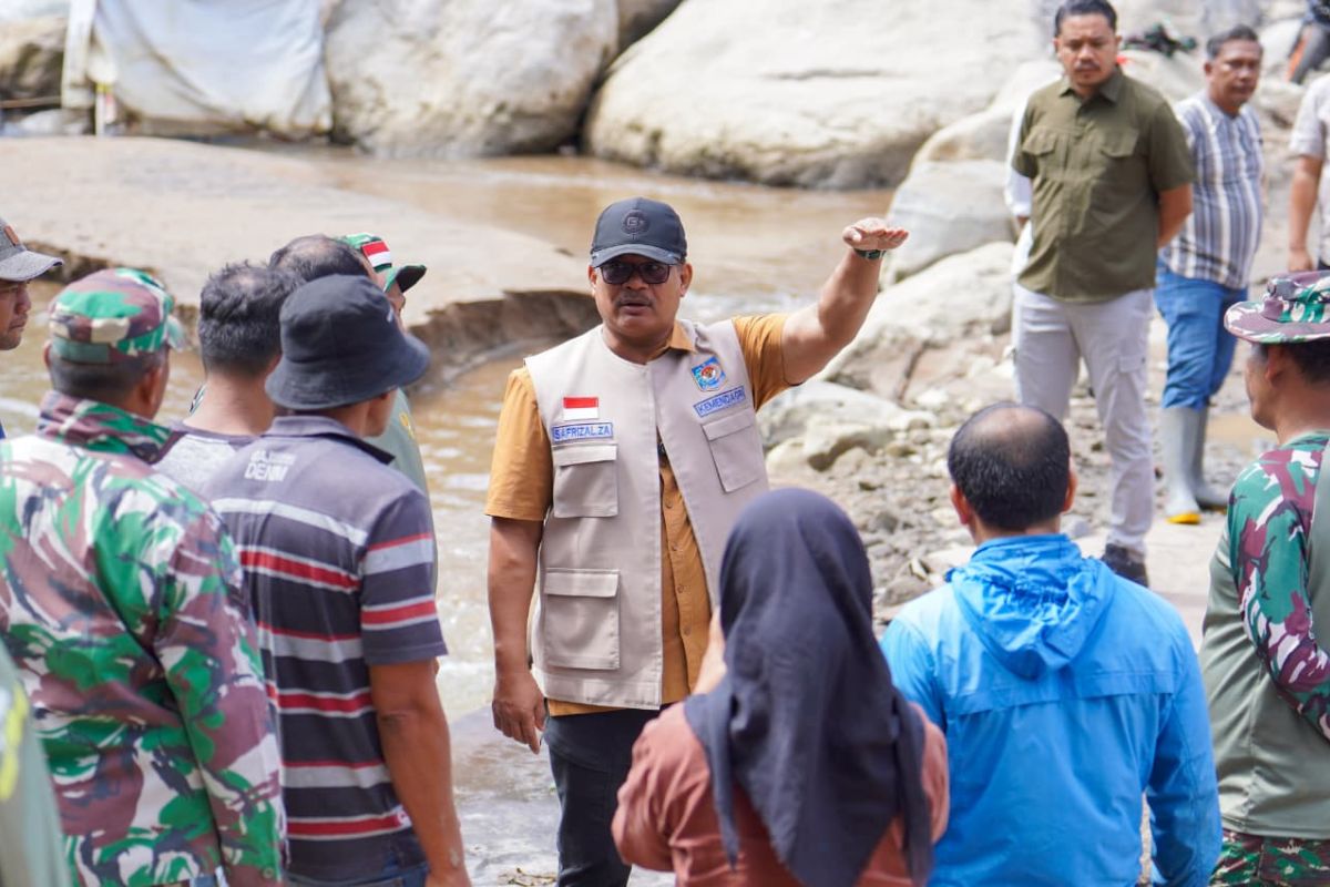 Menghadapi Tantangan: Safrizal: Pembangunan jembatan Wih Porak Bener Meriah lancar