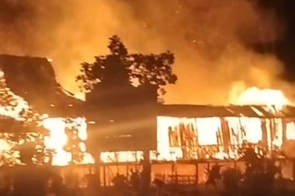 Key Issue: Gereja Katolik Stasi Santo Fransiskus di Mimika terbakar
