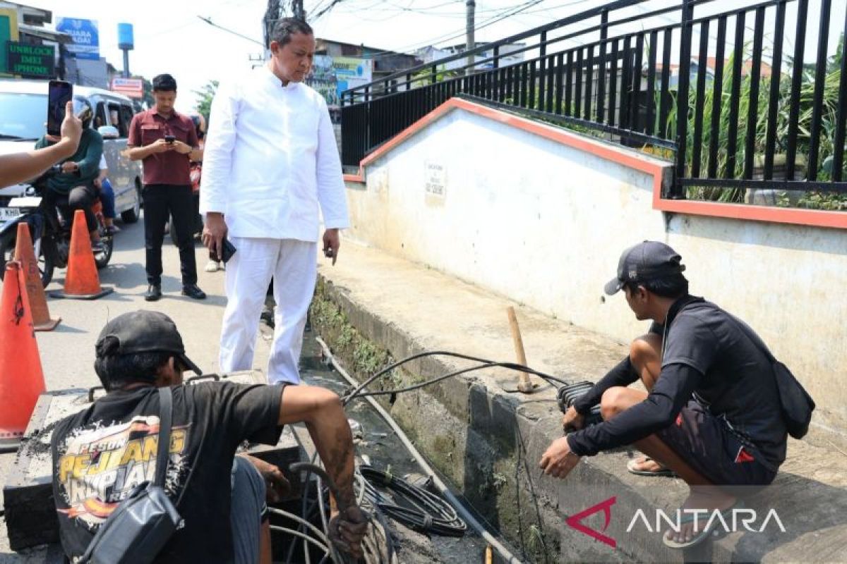 Wali Kota Bekasi tindak pekerjaan galian kabel picu kemacetan