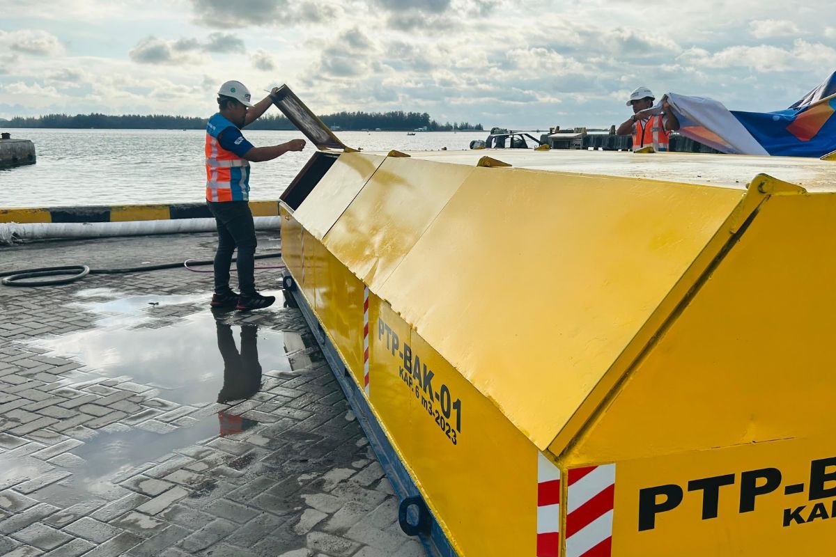 Latest Program: PTP Nonpetikemas Cabang Bengkulu Perdana Operasikan Layanan Drop Tank untuk Curah Cair di Pelabuhan Pulau Baai Bengkulu