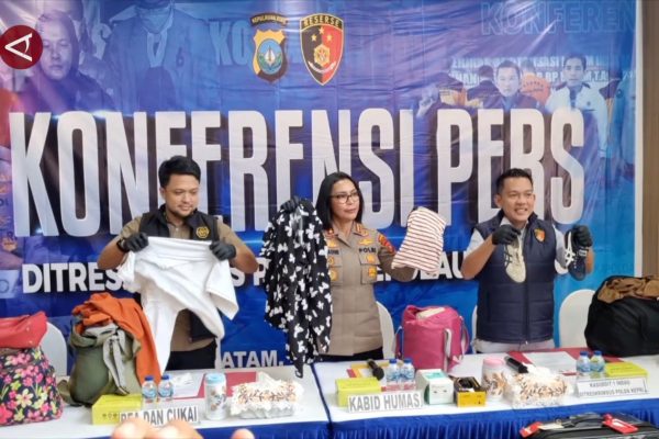 SANS_POLDA-KEPRI-SITA-RATUSAN-BARANG-BEKAS-SELUNDUPAN-DARI-SINGAPURA