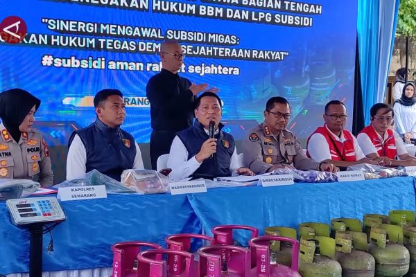 SANS_POLISI-AMANKAN-60-TERSANGKA-KASUS-PENYALAHGUNAAN-BBM-SUBSIDI