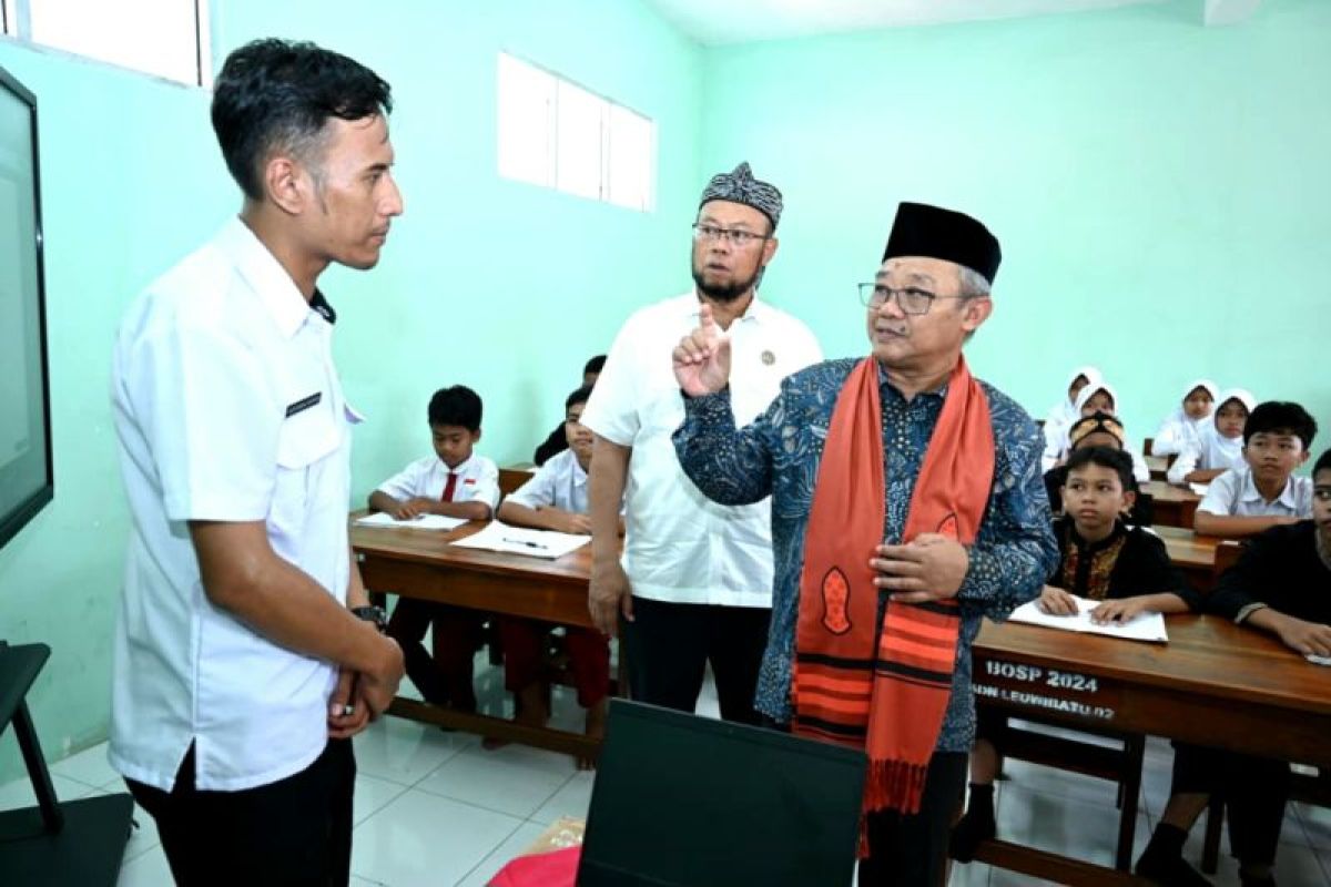 Latest Program: Kemendikdasmen: Pembangunan ruang kelas baru gerakkan ekonomi lokal