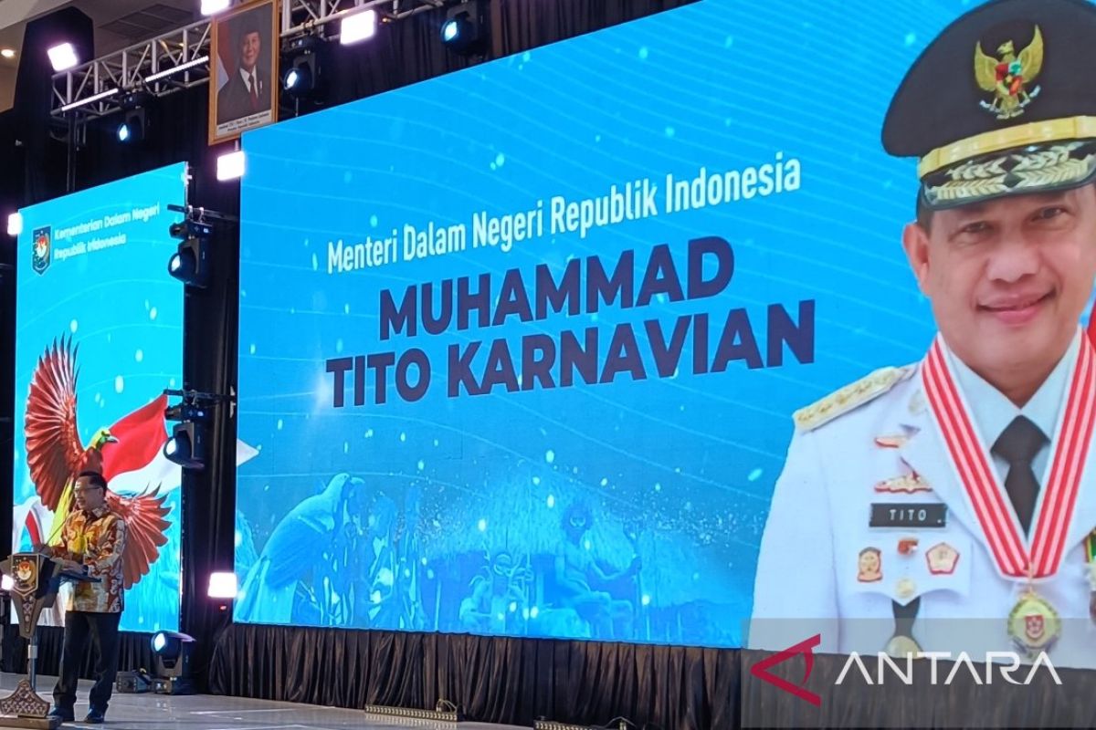 Key Issue: Mendagri beri penghargaan bagi daerah berprestasi di Tanah Papua