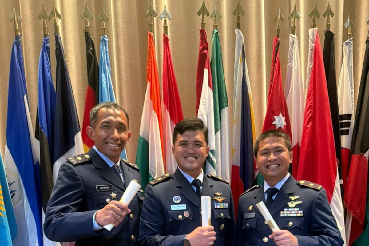 Latest Program: Tiga perwira TNI AU selesaikan pendidikan militer di AS