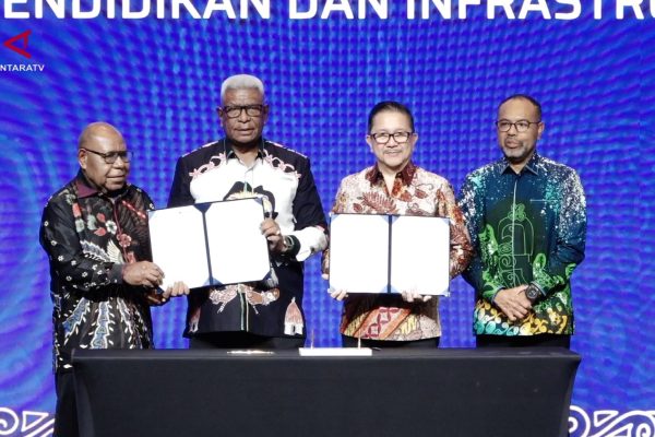 AYM_FREEPORT-PEMKAB-MIMIKA-TEKEN-3-MOU