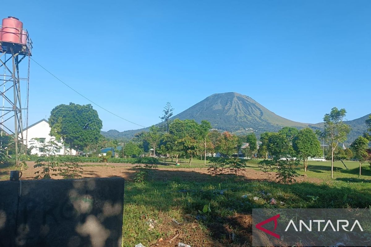 Facing Challenges: ESDM: Vulkanik dangkal dan tektonik jauh dominasi kegempaan Gunung Lokon