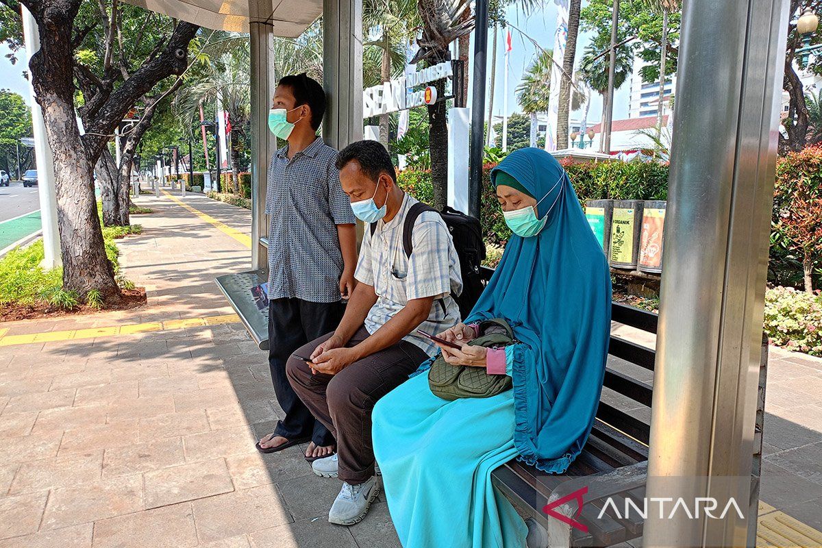 Facing Challenges: Udara Jakarta tak sehat Sabtu pagi, kurangi aktivitas di luar