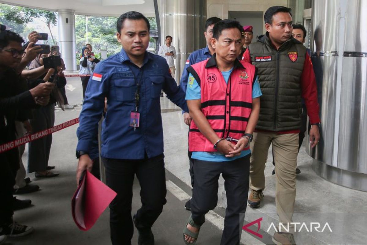 Kejagung serahkan tersangka Hery Susanto ke JPU