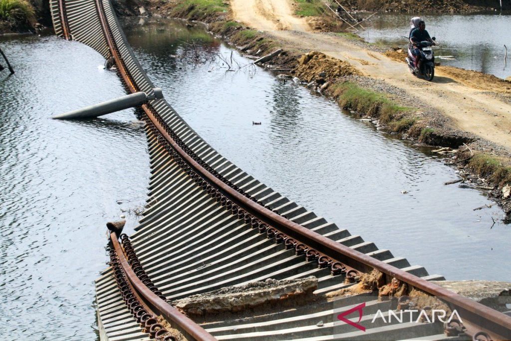 Kerusakan-rel-Kereta-Api-Aceh-Utara-Binjai-160626-Rmd-7