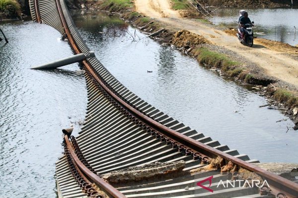 Kerusakan-rel-Kereta-Api-Aceh-Utara-Binjai-160626-Rmd-7