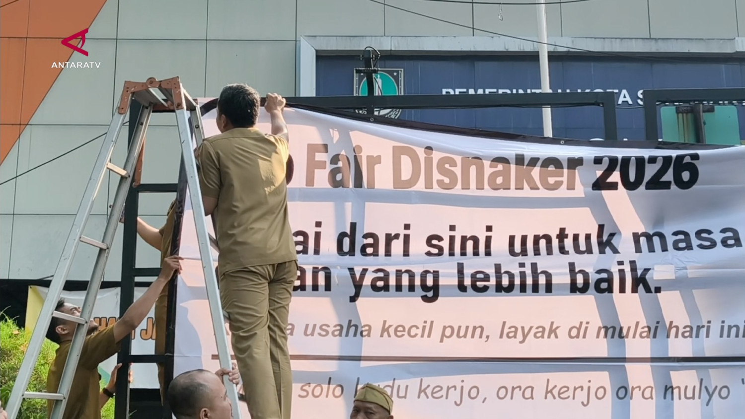 Key Strategy: Walkot Solo pasang baliho loker, tawarkan peluang kerja hingga Jepang