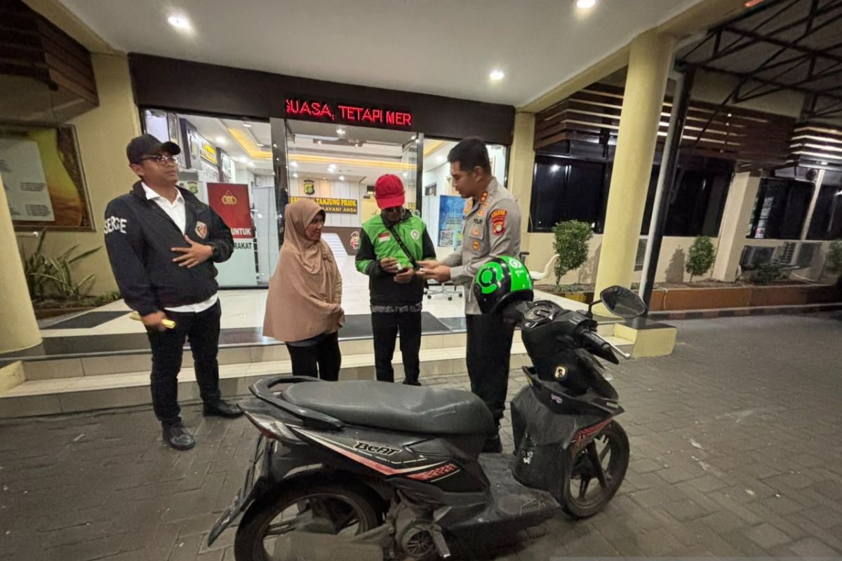 Polisi kembalikan motor pengemudi ojol korban penipuan di Jakut