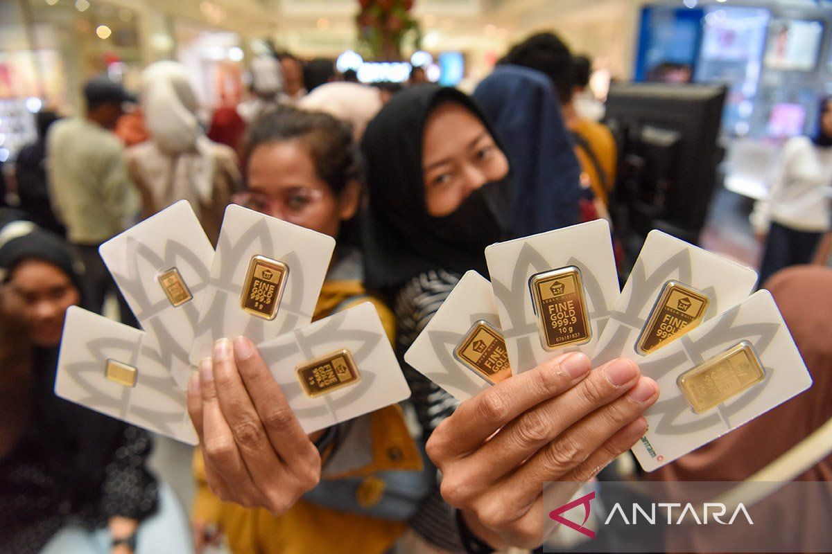 Harga emas Antam pada Rabu turun Rp20.000 jadi Rp2,713 juta/gram
