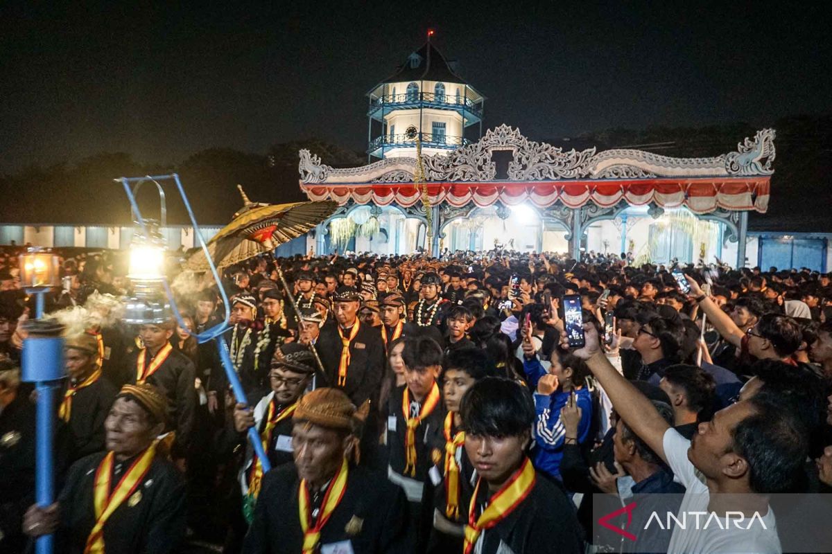 Kirab malam Satu Sura Keraton Kasunanan sambut Tahun Baru Islam