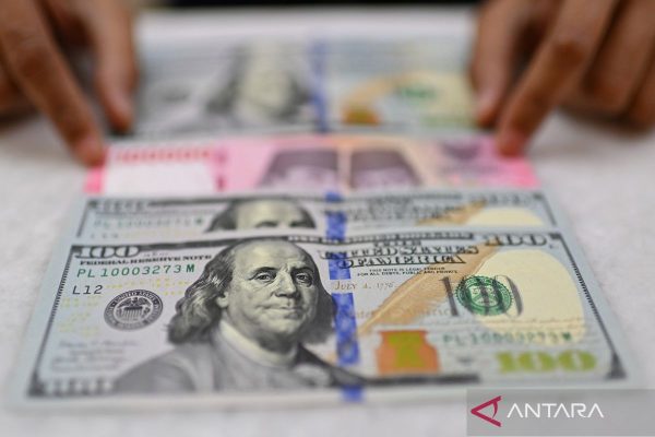 nilai-tukar-rupiah-melemah-115-poin-2788411