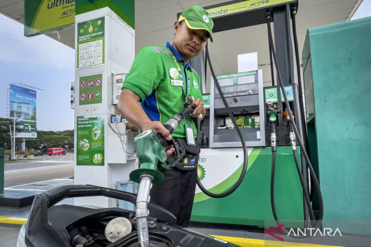 Latest Update: Harga BBM RON 92 di SPBU bp ikut naik jadi Rp16.670 per liter