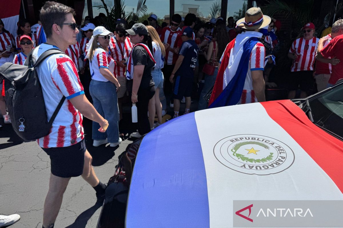 Suporter Paraguay berkumpul lima jam sebelum laga lawan Prancis