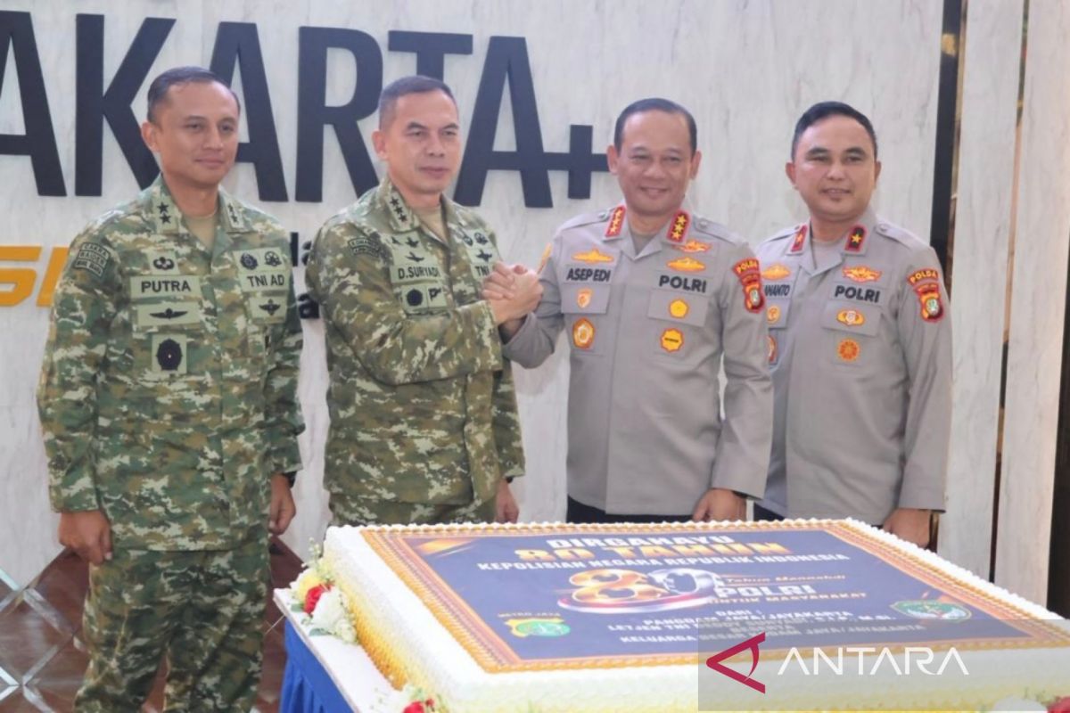 Facing Challenges: Rayakan Hari Bhayangkara, Pangdam Jaya sambangi Mapolda Metro Jaya