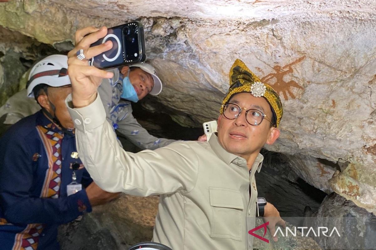 Menbud edukasi masyarakat jaga kelestarian Situs Liangkabori