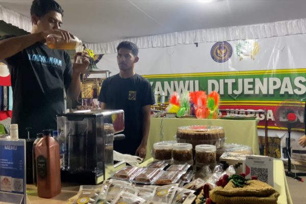 AB_KANWIL-DITJENPAS-NTT-PAMERKAN-PRODUK-WBP-DI-PASAR-MURAH-BHAYANGKARA