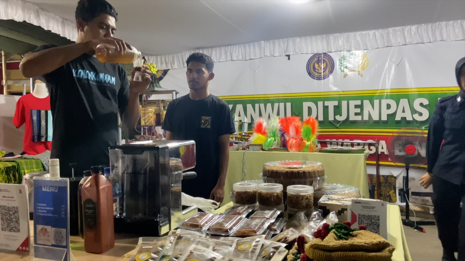 Kanwil Ditjenpas NTT pamerkan produk WBP di pasar murah Bhayangkara