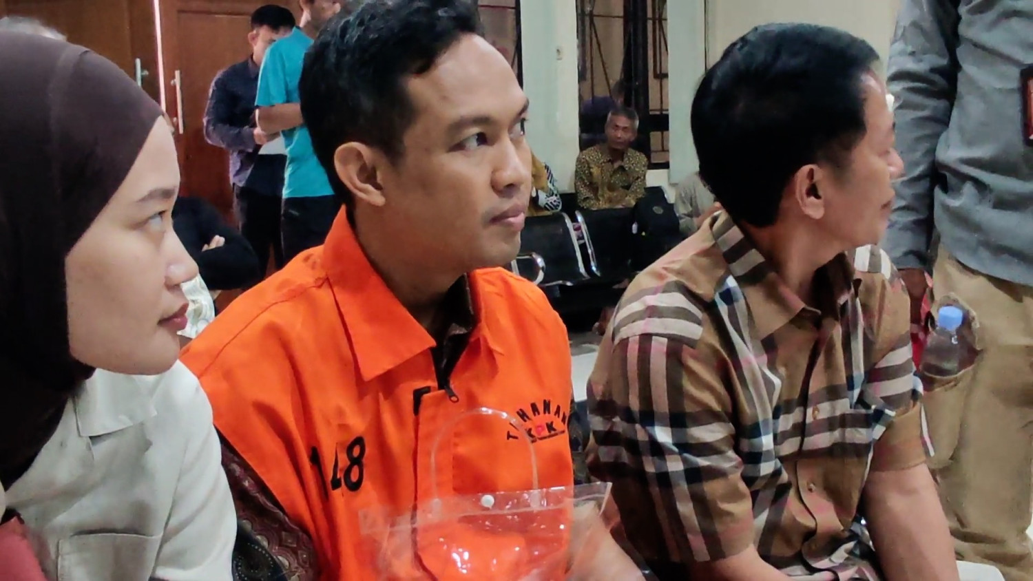 Bupati Cilacap jalani sidang perdana di Pengadilan Tipikor Semarang
