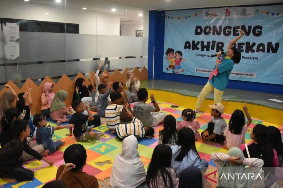 Mengisi libur sekolah dengan dongeng akhir pekan di Bogor
