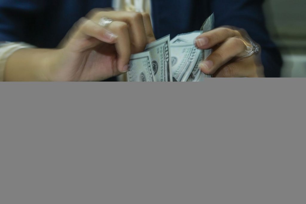 Nilai-tukar-rupiah-melemah-050526-Ada-6