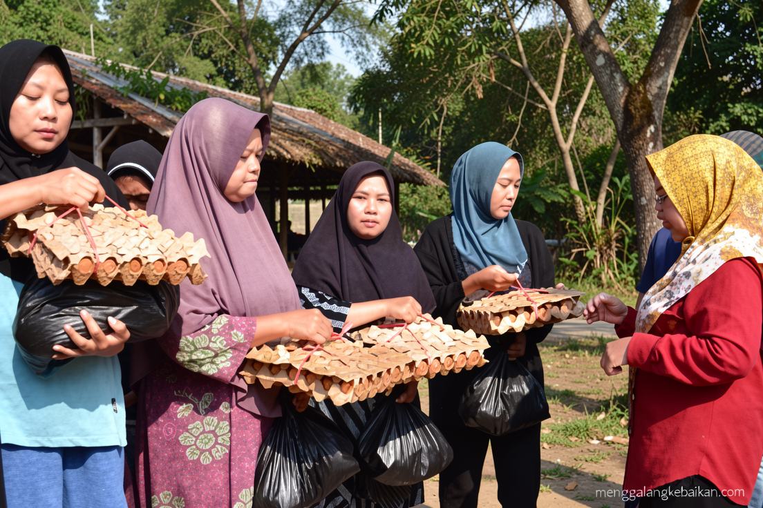 TPPKK Agam salurkan bahan kebutuhan pokok bagi warga huntara
