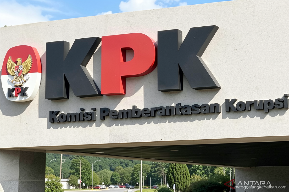KPK periksa empat tersangka kasus dana hibah Jawa Timur
