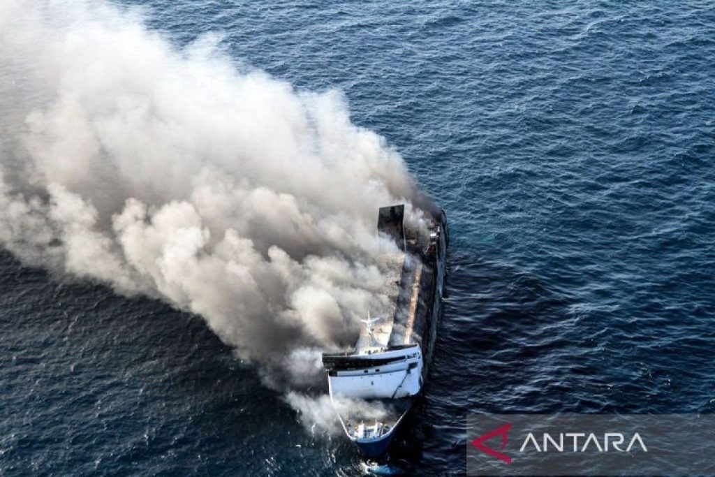 KMP-Mutiara-Sentosa-2-terbakar-di-Sumenep-02082026-Um-10_3