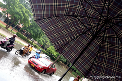 Sebagian Jakarta diperkirakan hujan pada Jumat sore
