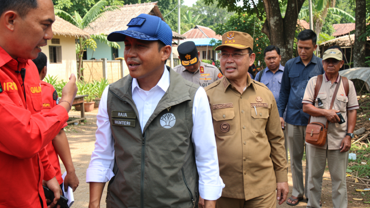 Menhut: “Hotspot” Kalbar turun, namun asap masih banyak